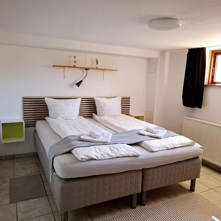 Cozy Vogi Flat