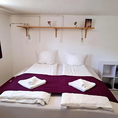 Cozy Vogi Flat